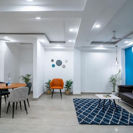 Flxho Uno - Serviced Apartment & Rooms - Golf Course Road 구르가온 외부 사진